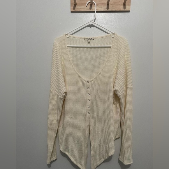 Express cream Waffle long sleeve Tee - Picture 1 of 4